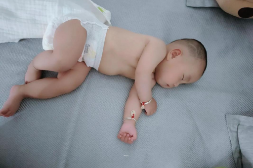 泗洪宝宝总是摇头怎么回事